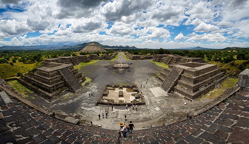 800px-Panoramic_view_of_Teotihuacan